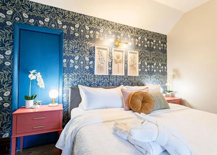 Stylish Liberty Loft Off-Street Parking
