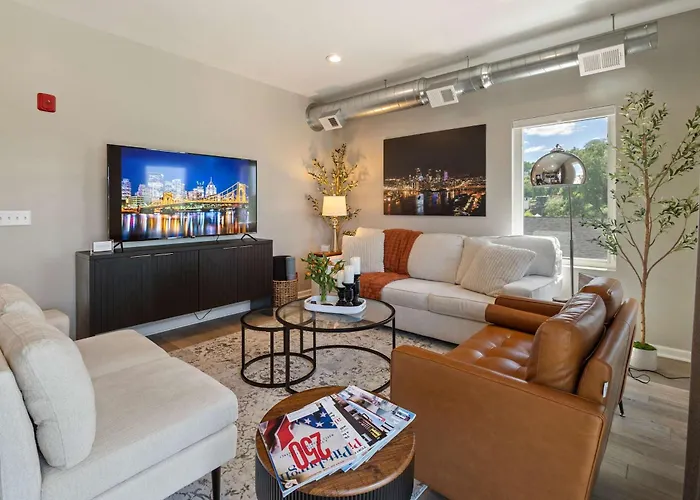 New Chic Condo In Pittsburgh