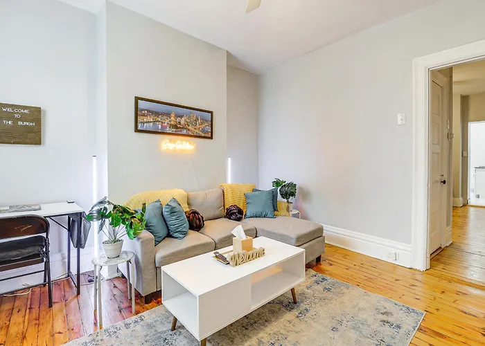 Walkable Group Getaway! 5 Mi To Dtwn Pittsburgh