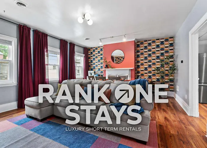 Trendy 2Br Near Carson Street With Free Parking