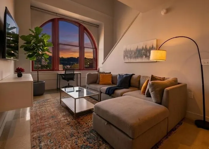 Central 2Br Apt Nfl Draft Sleeps 5 Parking