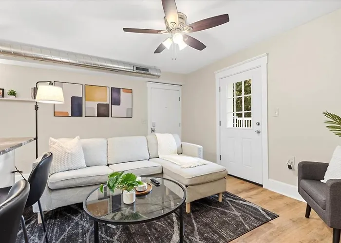 Trendy 2Br Apt Close To Pittsburgh Attractions
