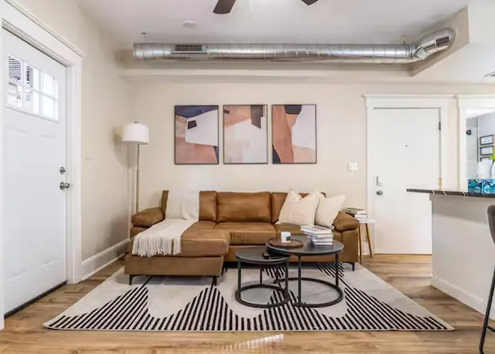 Stylish Retreat 2Br Near Frick Park, Dining