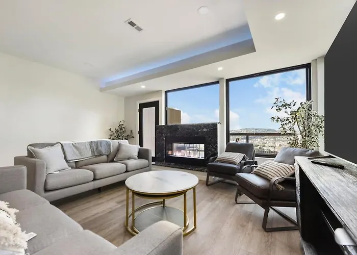 Skyline Haven- 5Br-3 5Ba With 2 Parking Spots And Rooftop