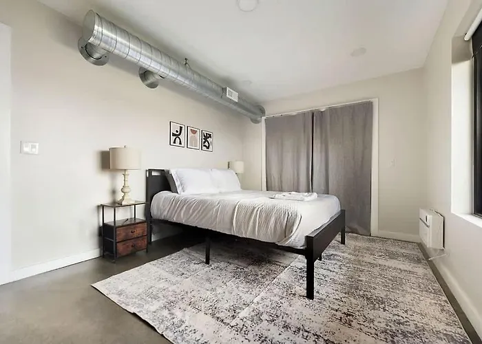 Skyline Retreat- 5Br-3 5Ba With 2 Car Parking And Rooftop