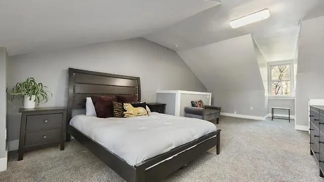 Private Room At North Shore Nest