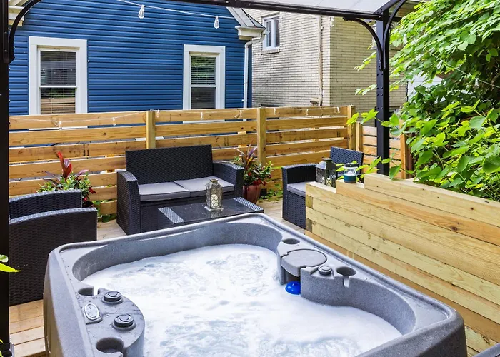 2 King Beds W Hot Tub Near Butler St