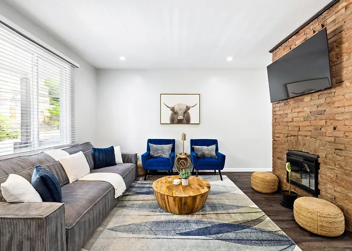 2 King Beds W Hot Tub Near Butler St