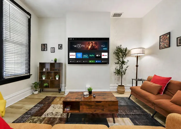 Funky 3-Bedroom - 5 Min Walk To Grandview Overlook