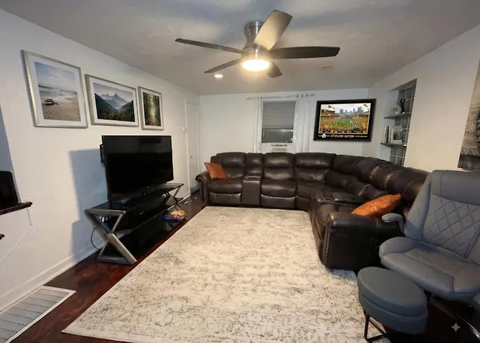 Cozy 3Br House With Garage