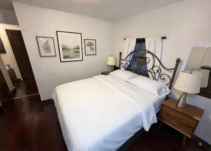 Cozy 3Br House With Garage