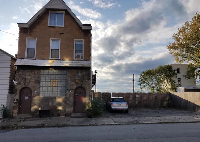 Sunny Space With River Views, Close To Downtown